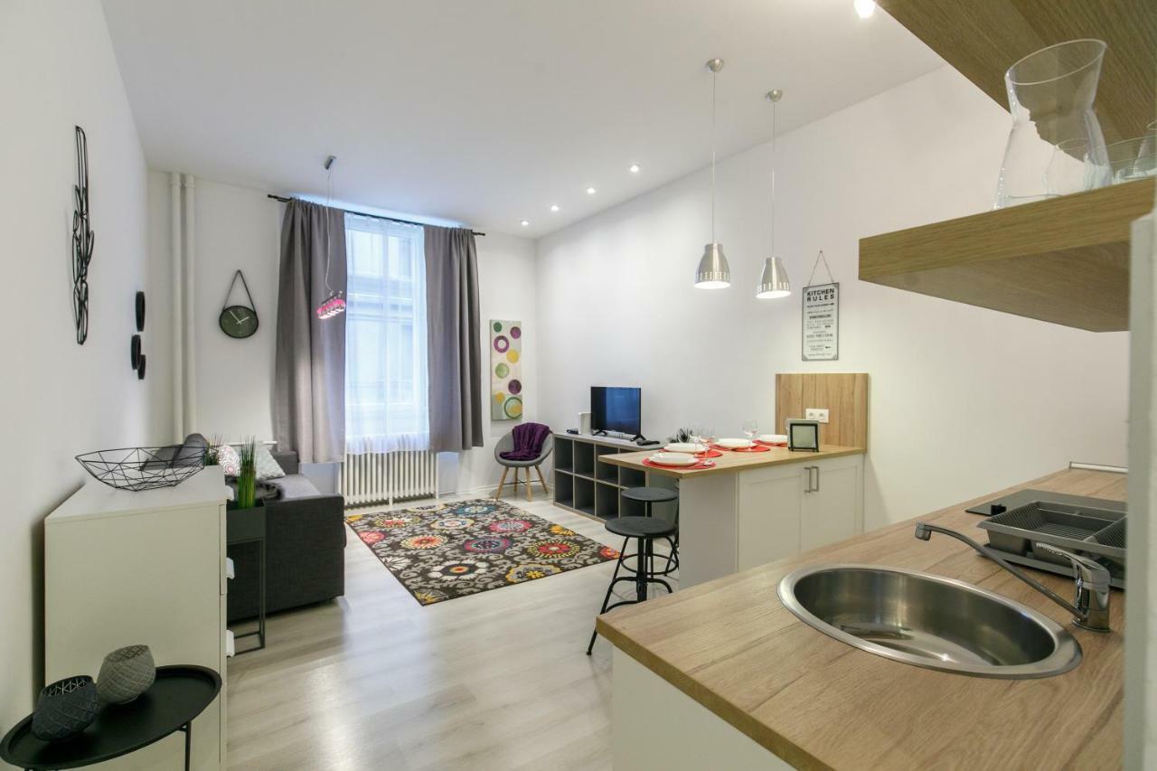 Ella Apartment Будапеща Екстериор снимка